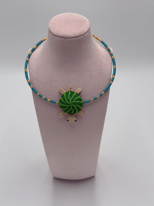 Cali choker handgemaakt Werregué palmvezel ketting met schildpad bedel groen LolaGrace