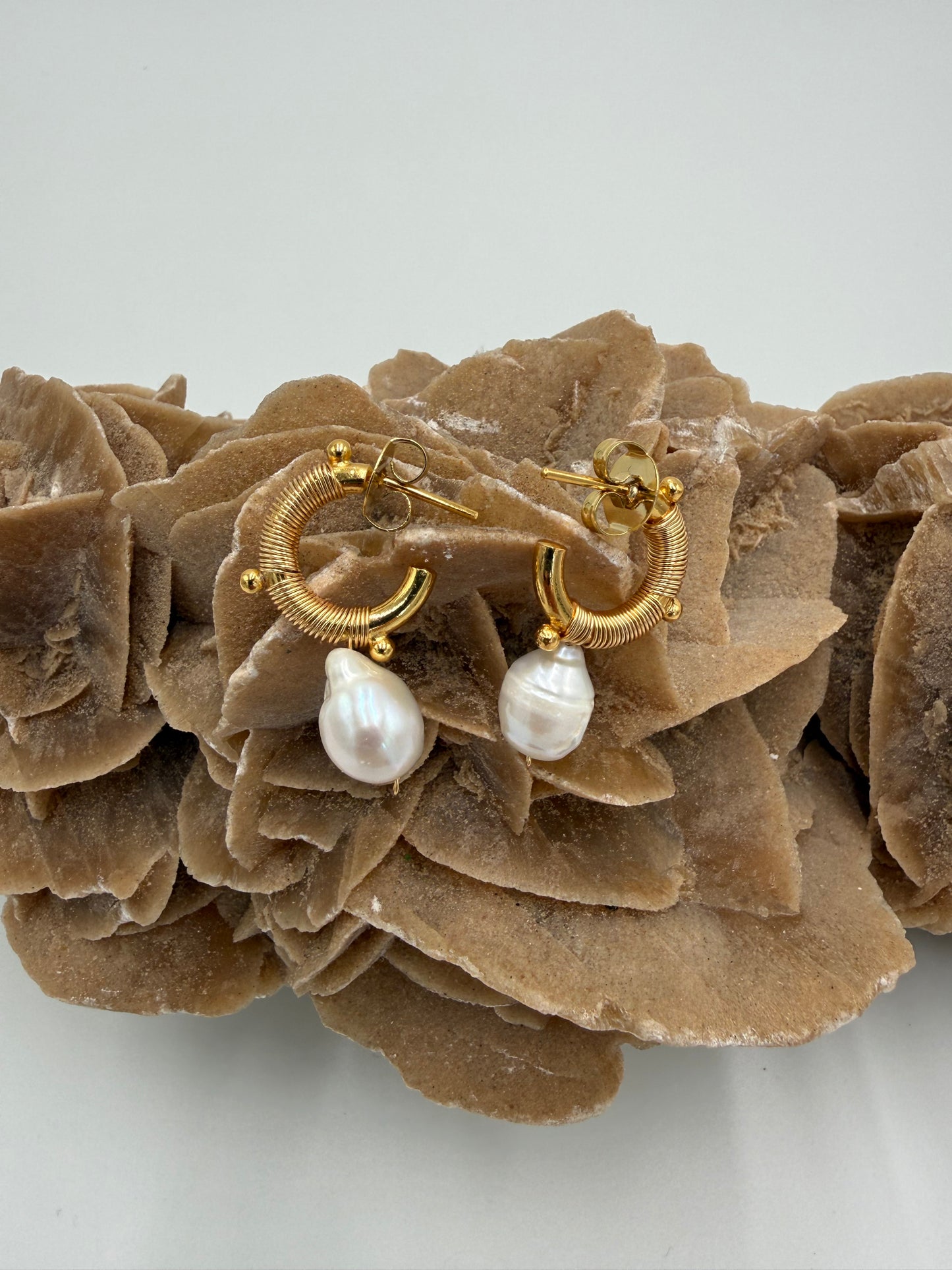 Salento - Chooker with three charms - handmade