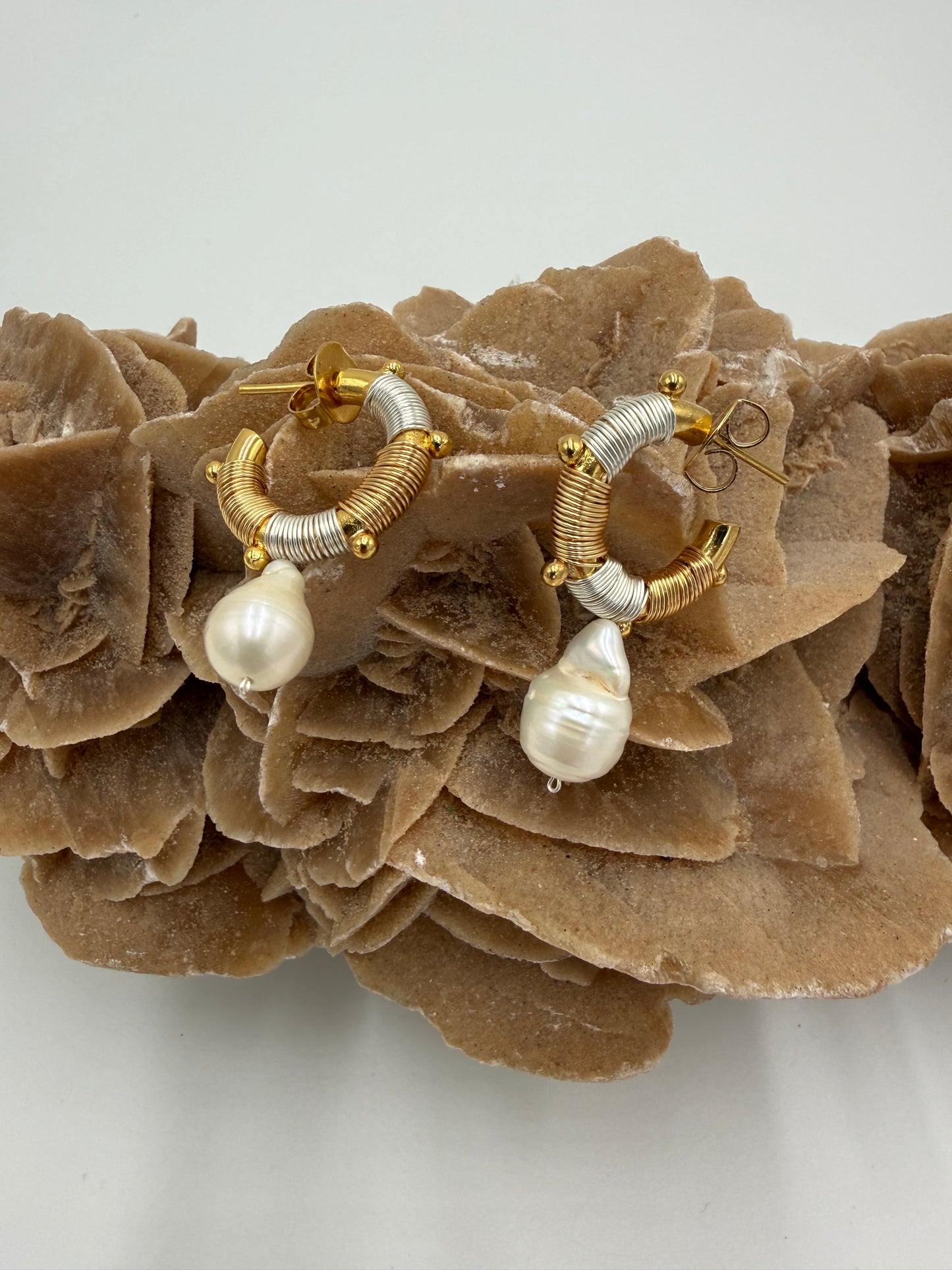 Salento - Chooker with three charms - handmade