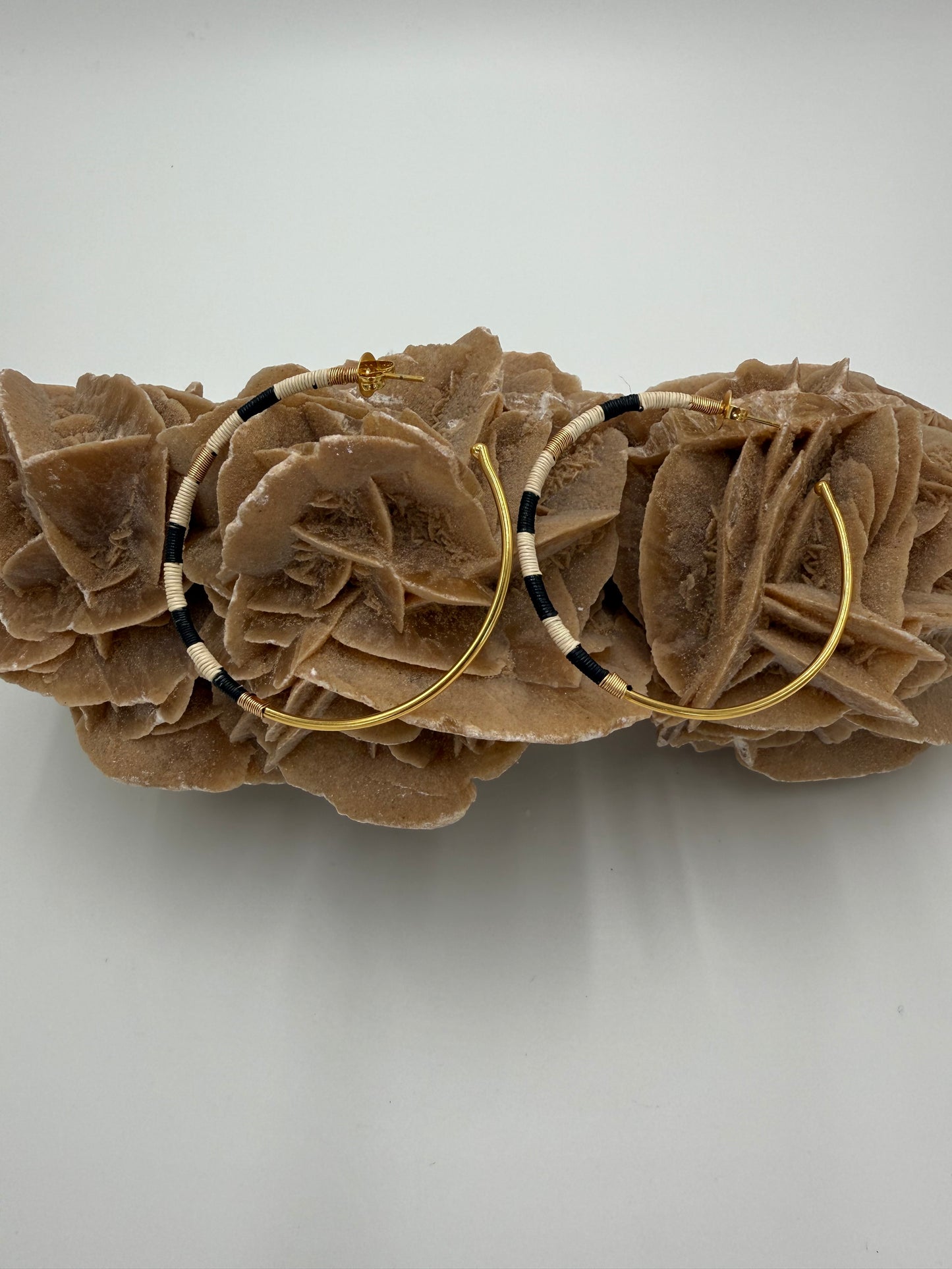 Salento - Chooker with three charms - handmade